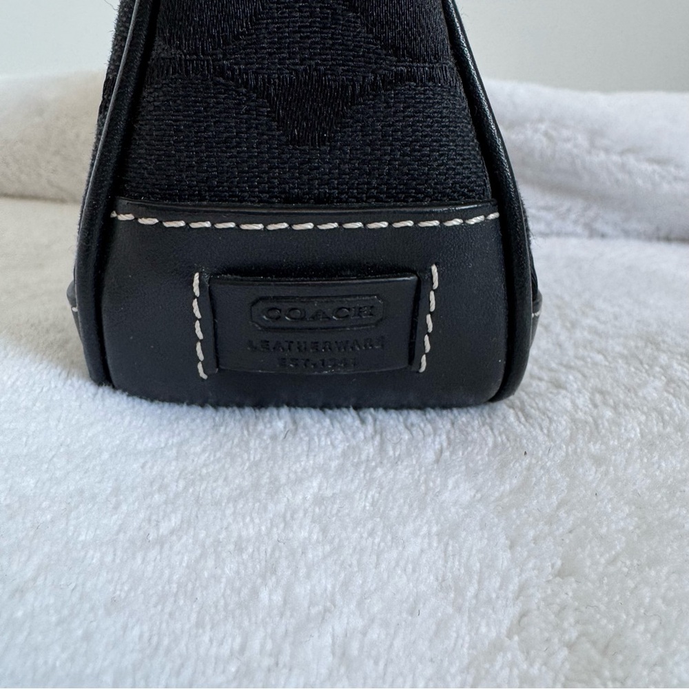Black Vintage Y2K Coach Handbag - Model 6094 - Picture 3 of 13